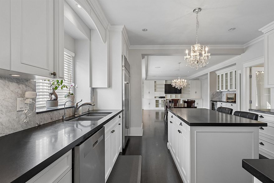 1160 W 57th Avenue