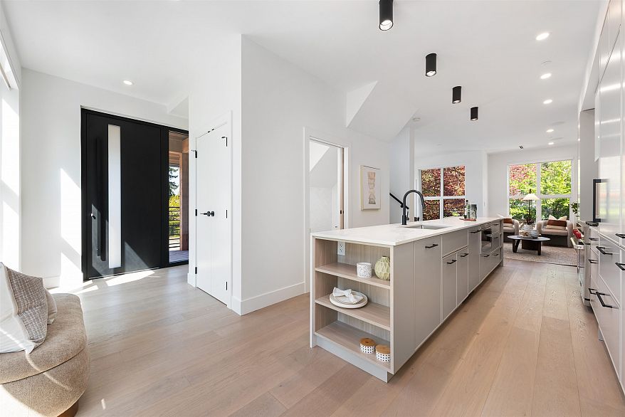1493 W 52nd Avenue