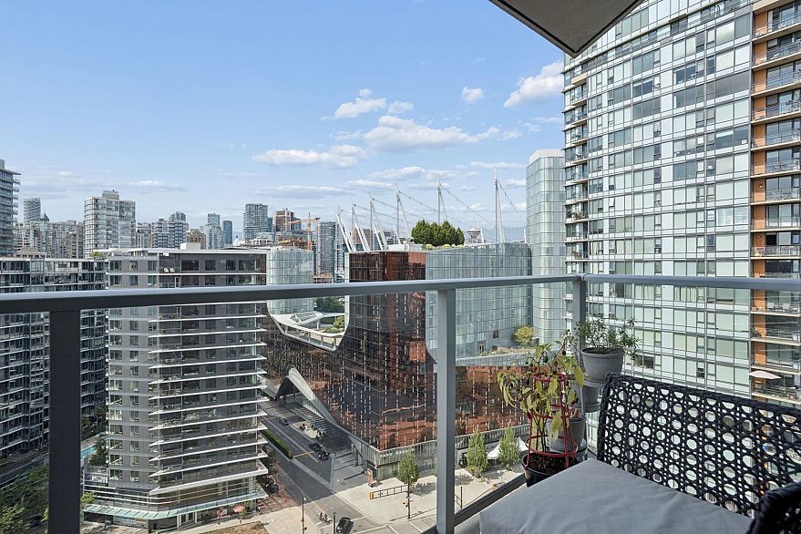 2201 918 Cooperage Way
