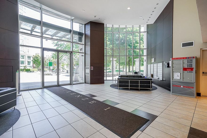 806 58 Keefer Place