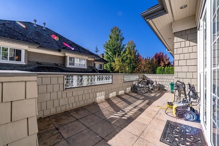 6386 Larkin Drive