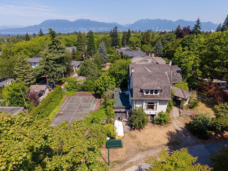 4987 Connaught Drive