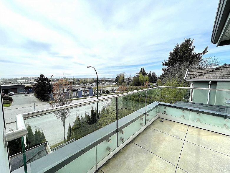 1633 SE Marine Drive