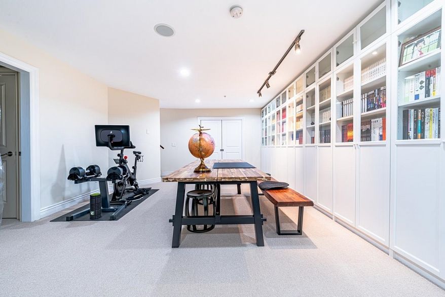 6386 Larkin Drive