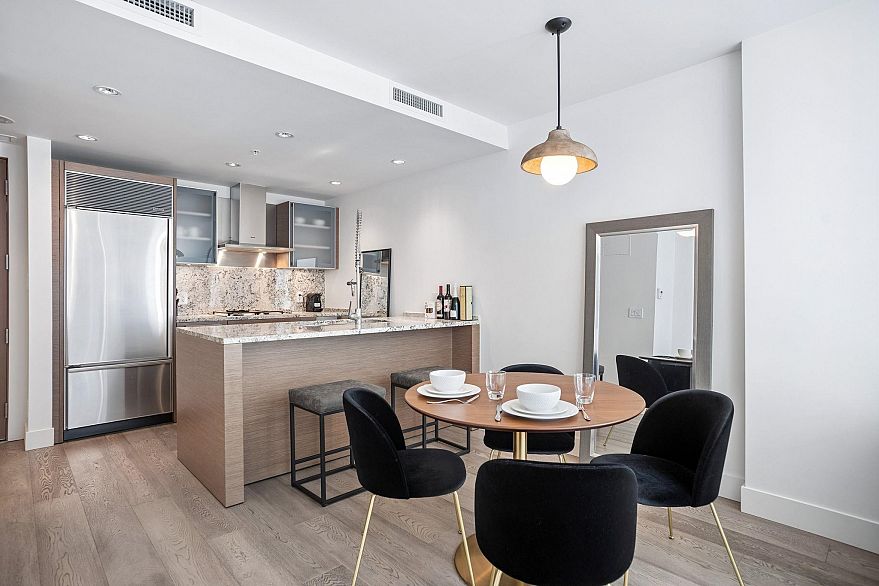 1804 1111 Alberni Street