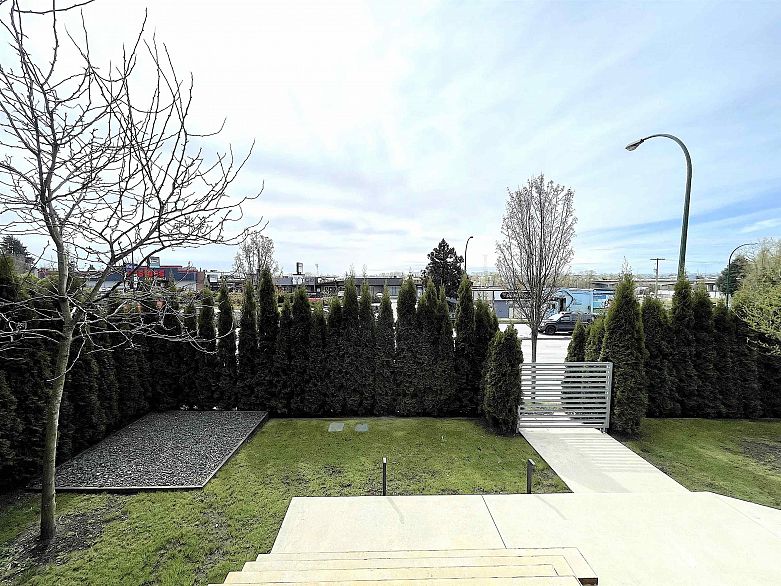 1633 SE Marine Drive