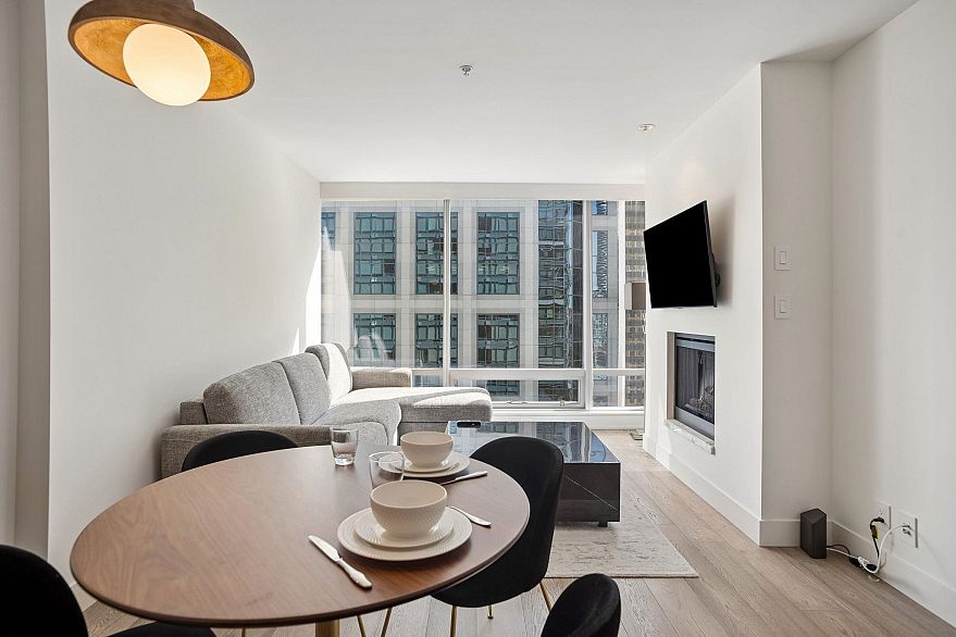 1804 1111 Alberni Street