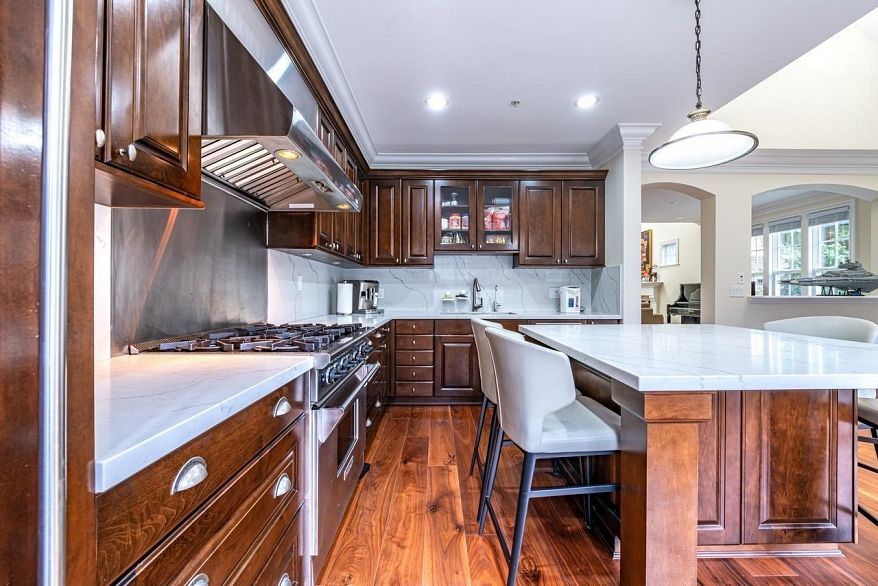 6386 Larkin Drive