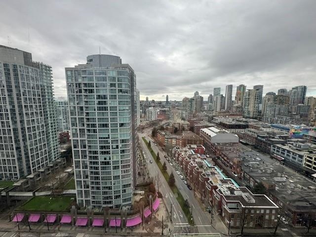2204 950 Cambie Street