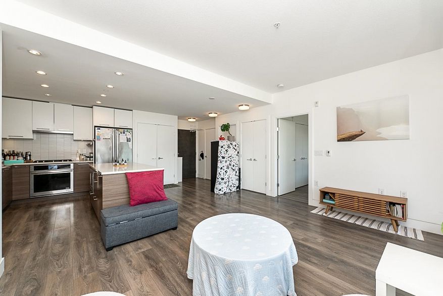 503 3488 Sawmill Crescent