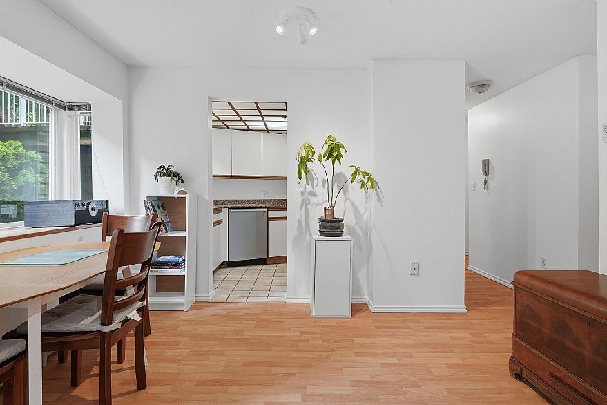 101 2295 Pandora Street