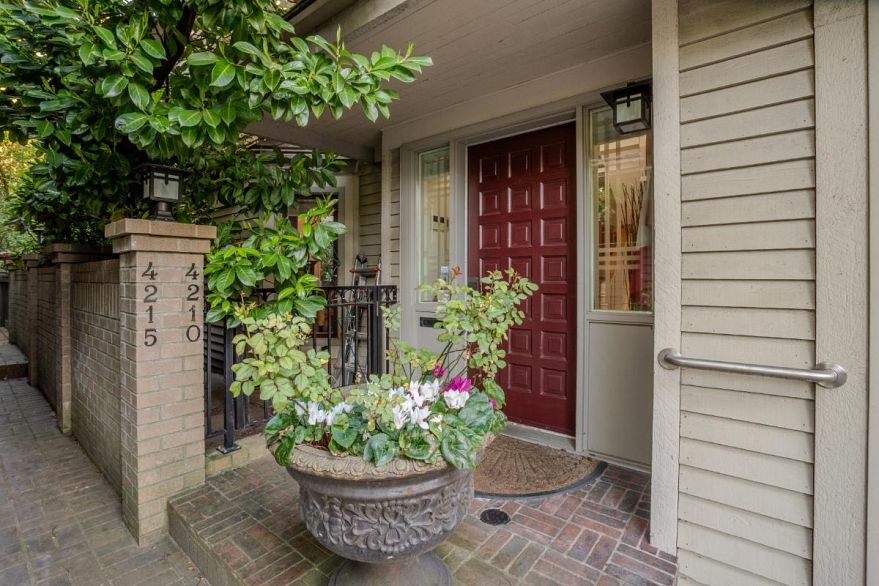 4210 Nautilus Close