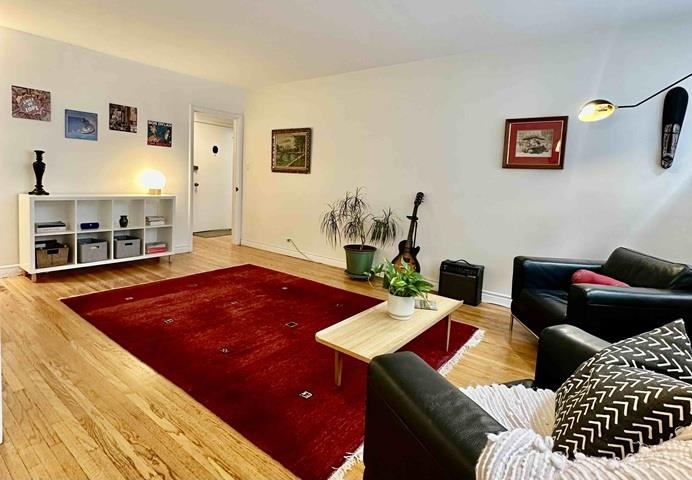 204 1565 Burnaby Street