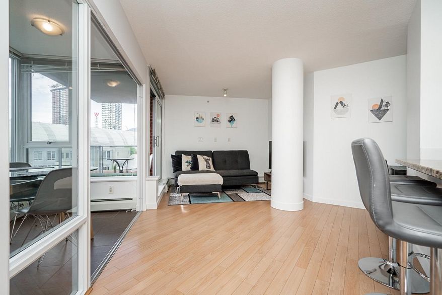 806 58 Keefer Place