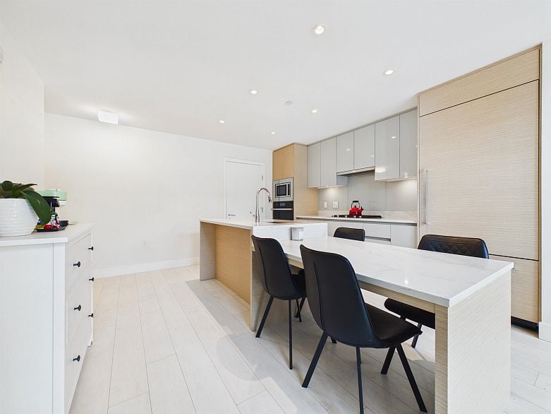 3544 Sawmill Crescent