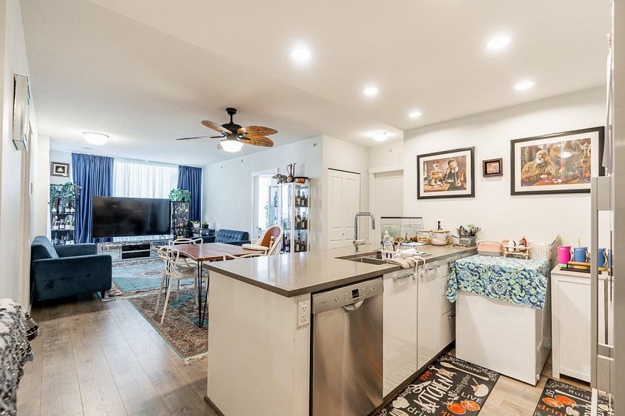 1006 3281 E Kent Avenue North