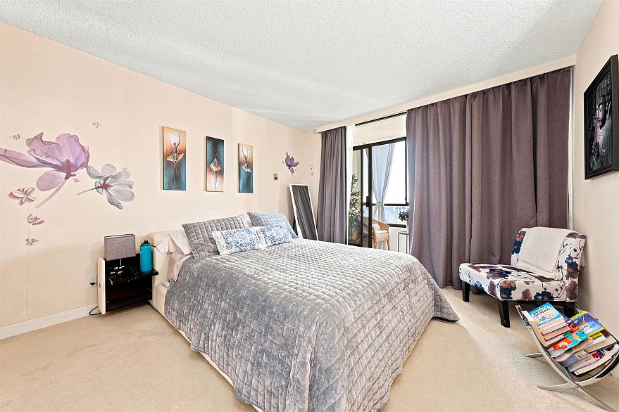 1601 738 Broughton Street