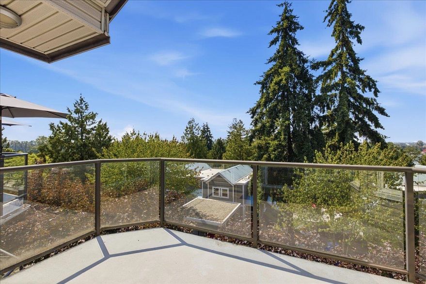 303 2250 SE Marine Drive