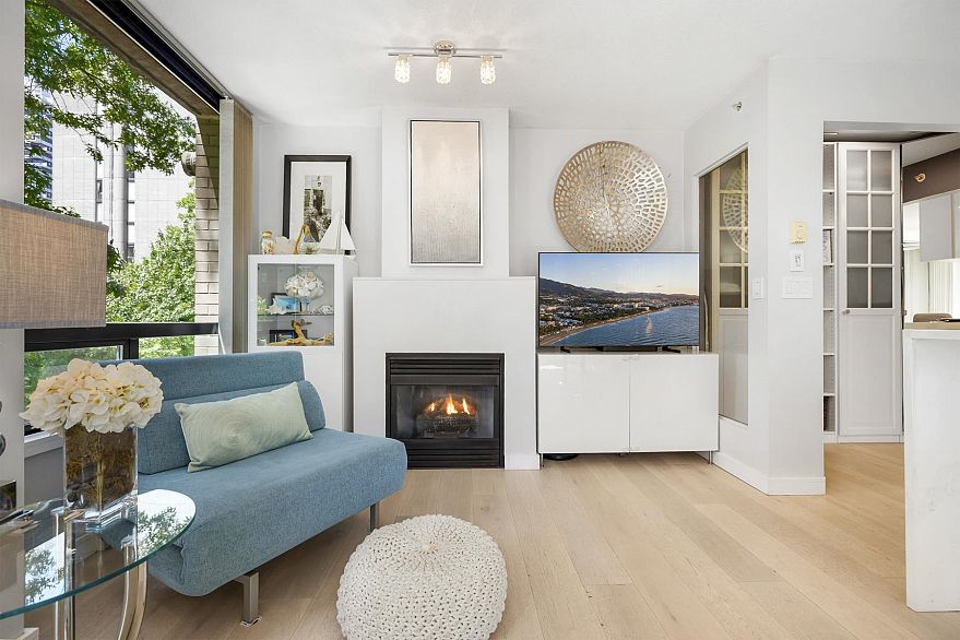 304 1003 Burnaby Street