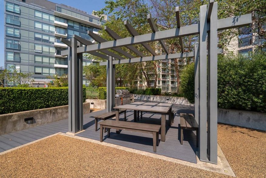 155 W 2nd Avenue