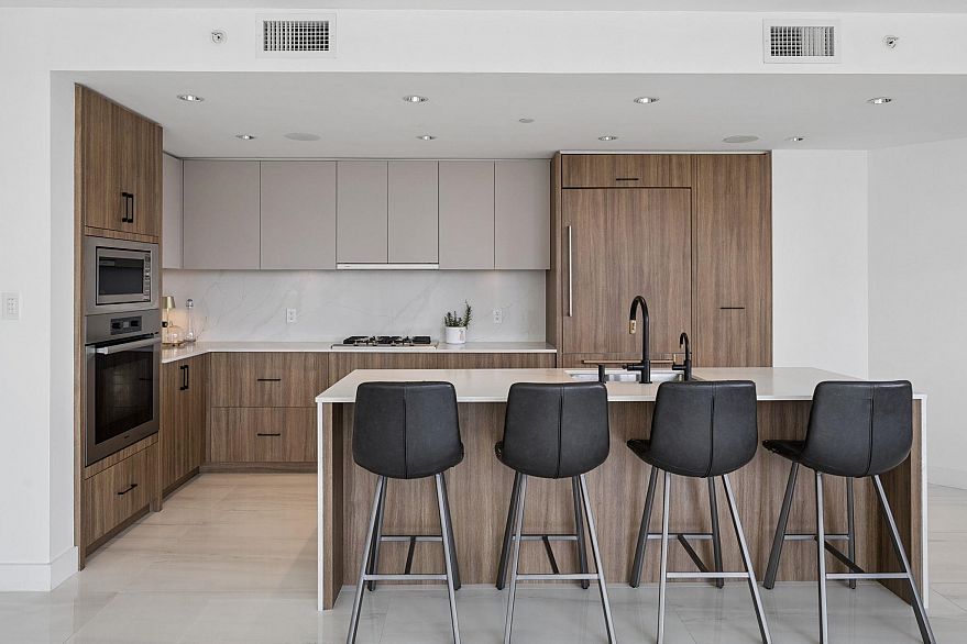 1701 1372 Seymour Street