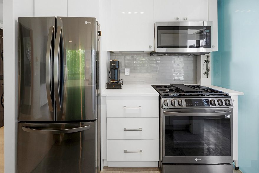304 1003 Burnaby Street
