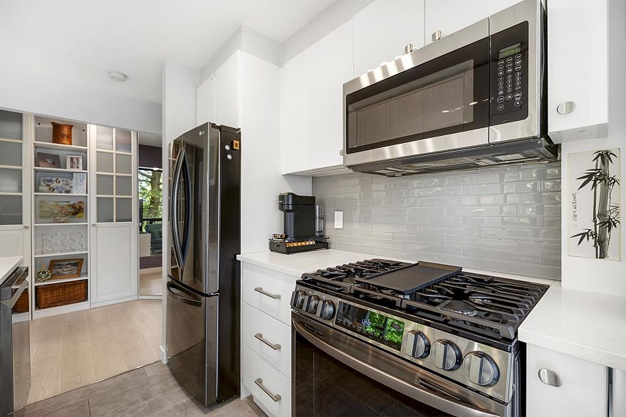304 1003 Burnaby Street