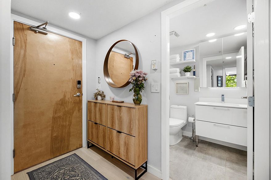 304 1003 Burnaby Street