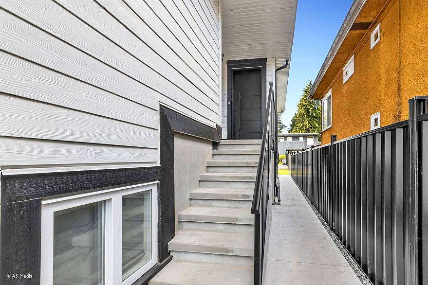 1 281 E 48th Avenue