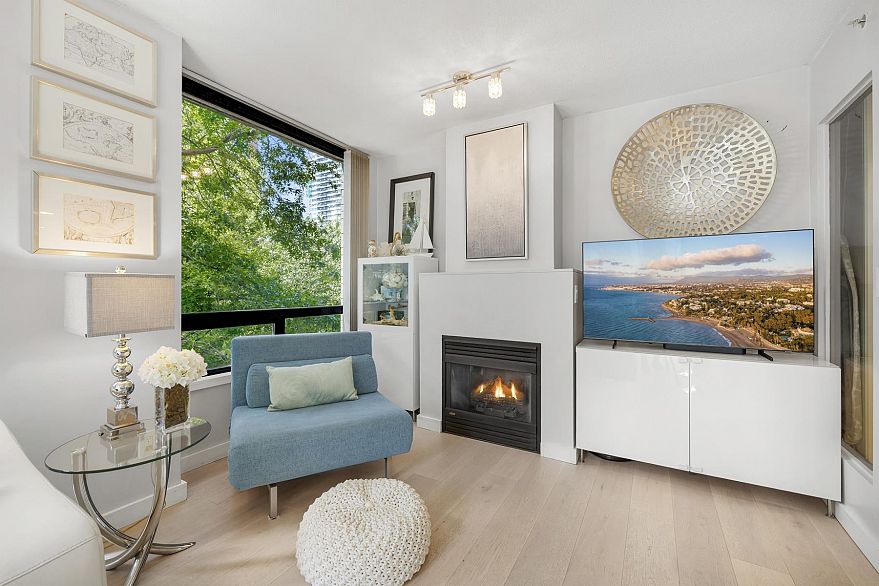 304 1003 Burnaby Street