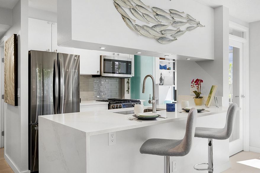 304 1003 Burnaby Street