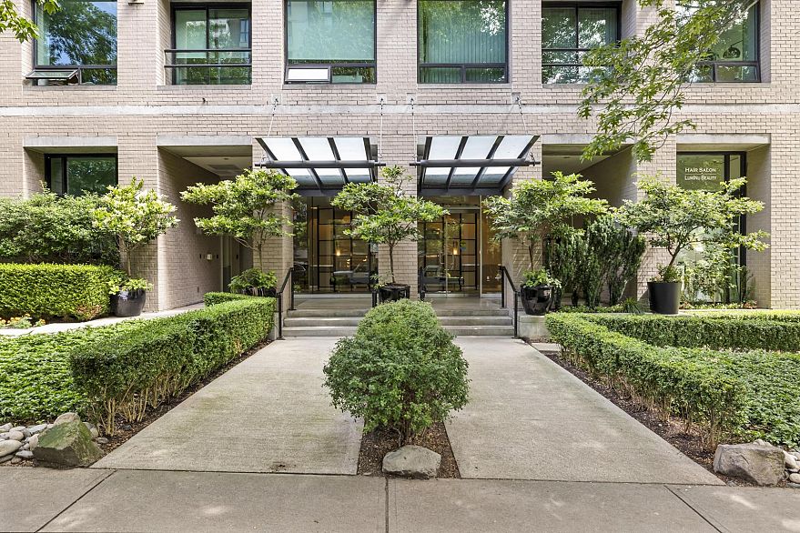 304 1003 Burnaby Street