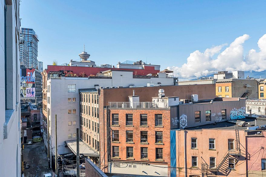 506 55 E Cordova Street