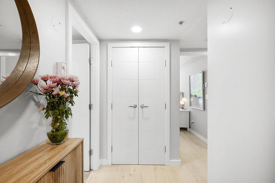 304 1003 Burnaby Street