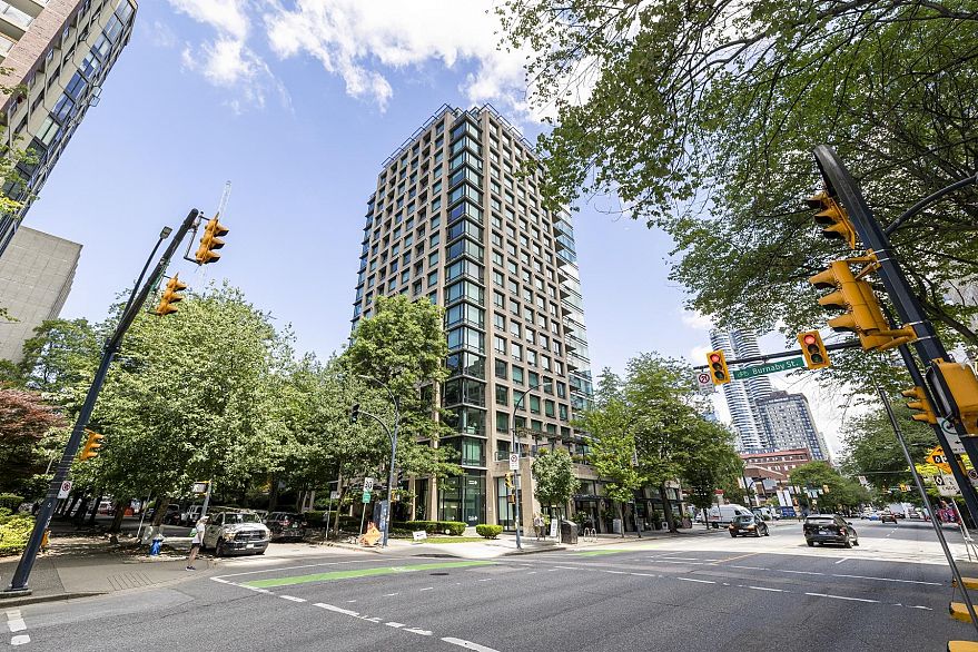 304 1003 Burnaby Street