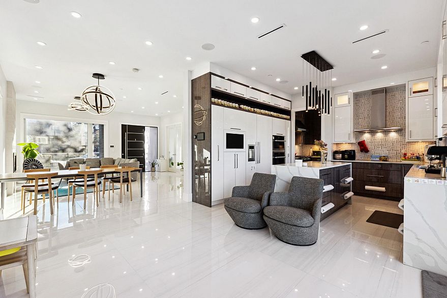 4437 W 13th Avenue