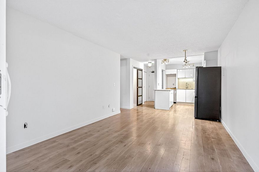 205 2328 Oxford Street