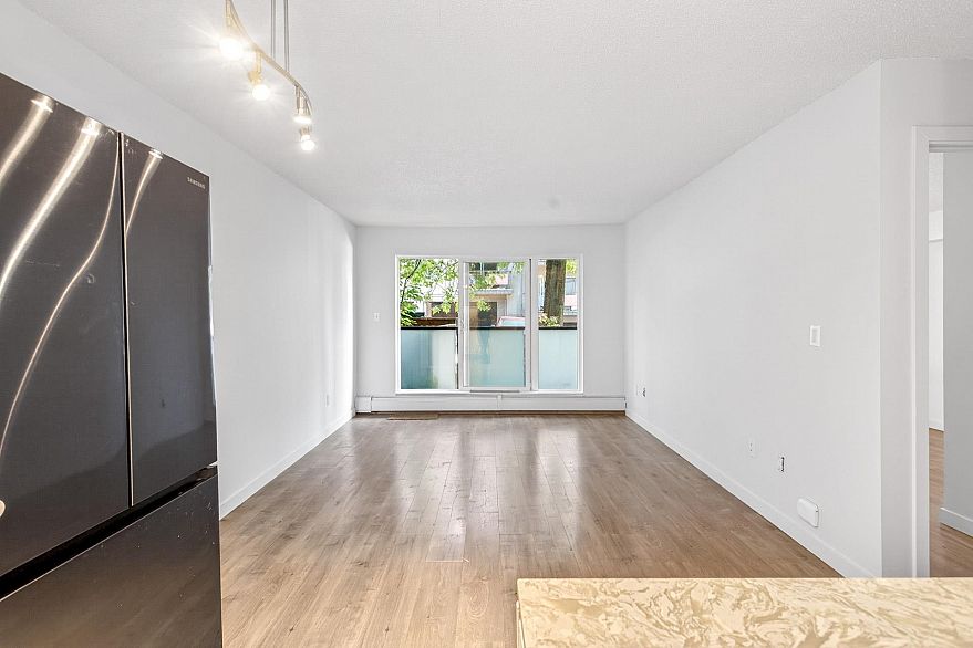 205 2328 Oxford Street