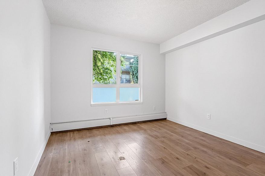 205 2328 Oxford Street