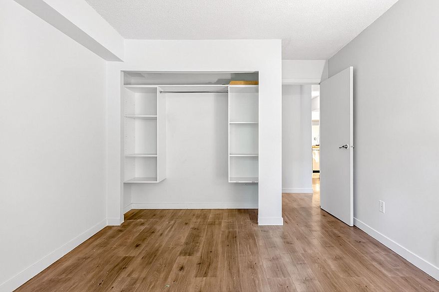 205 2328 Oxford Street