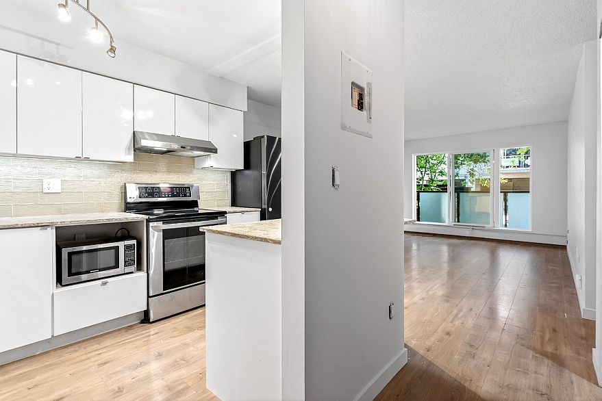 205 2328 Oxford Street