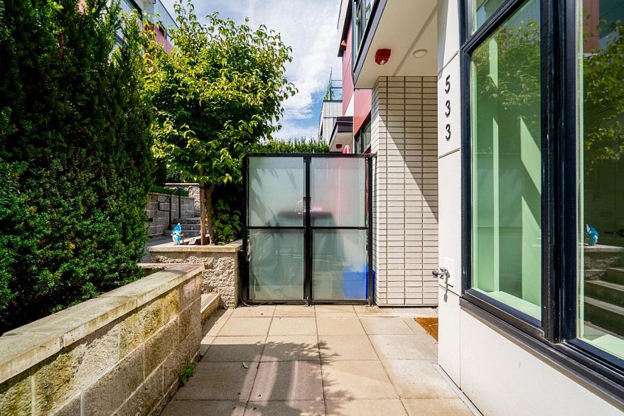 533 W 29th Avenue