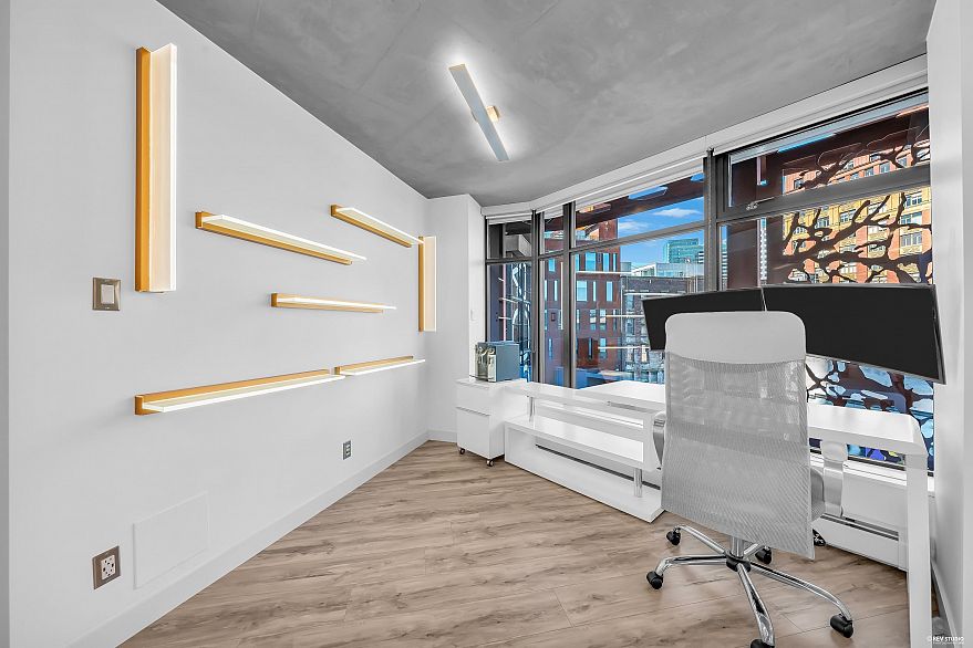 610 128 W Cordova Street