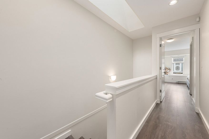 319 W 59th Avenue