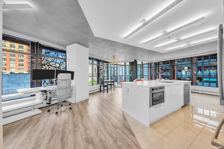 610 128 W Cordova Street