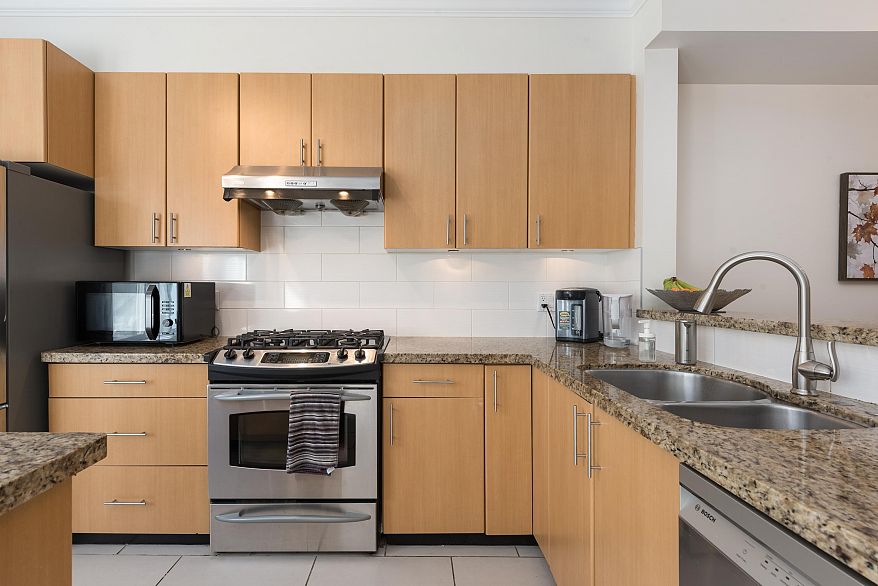 319 W 59th Avenue
