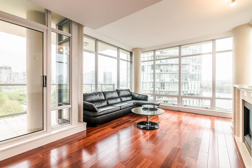 903 1515 Homer Mews