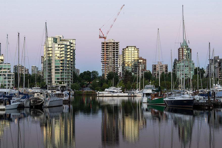 1402 1818 Alberni Street