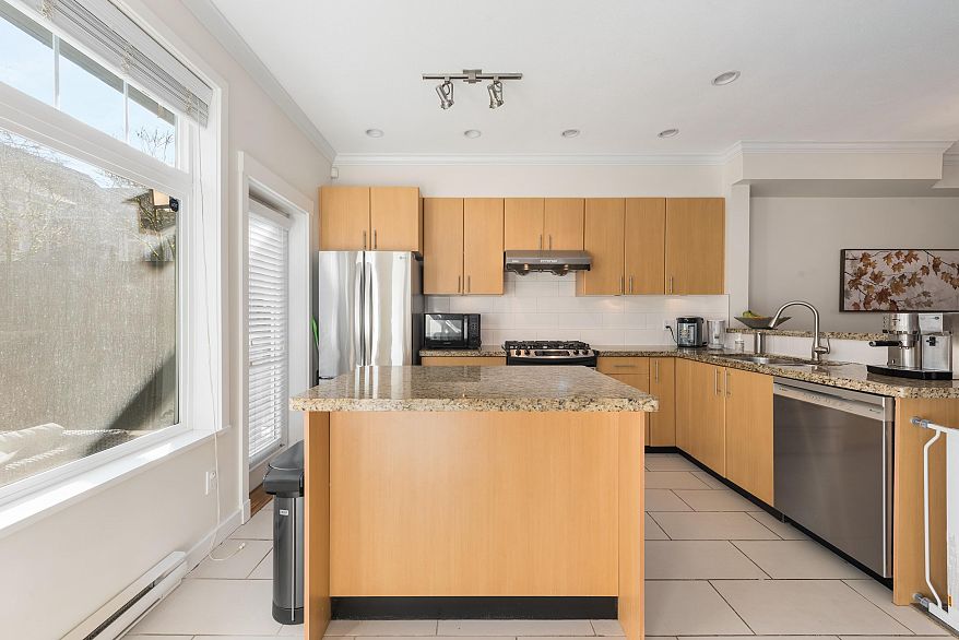 319 W 59th Avenue