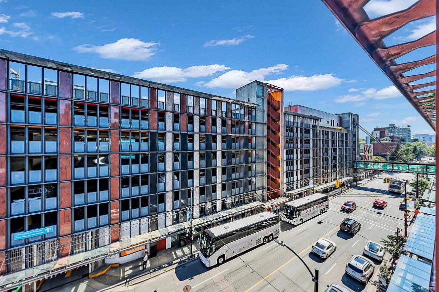 610 128 W Cordova Street